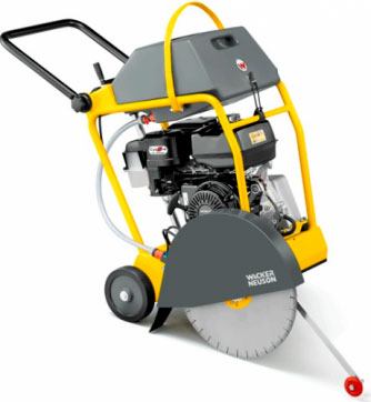 Резчик швов Wacker Neuson MFS-1350CE в прокат в Иванове. У нас лучшая цена за сутки! Возможность взять в аренду с выгодной скидкой до 40% при экспресс доставке 24/7. И помните, ночью стоимость еще дешевле на 30%! #арендапрокат #виброплита #выгодно
